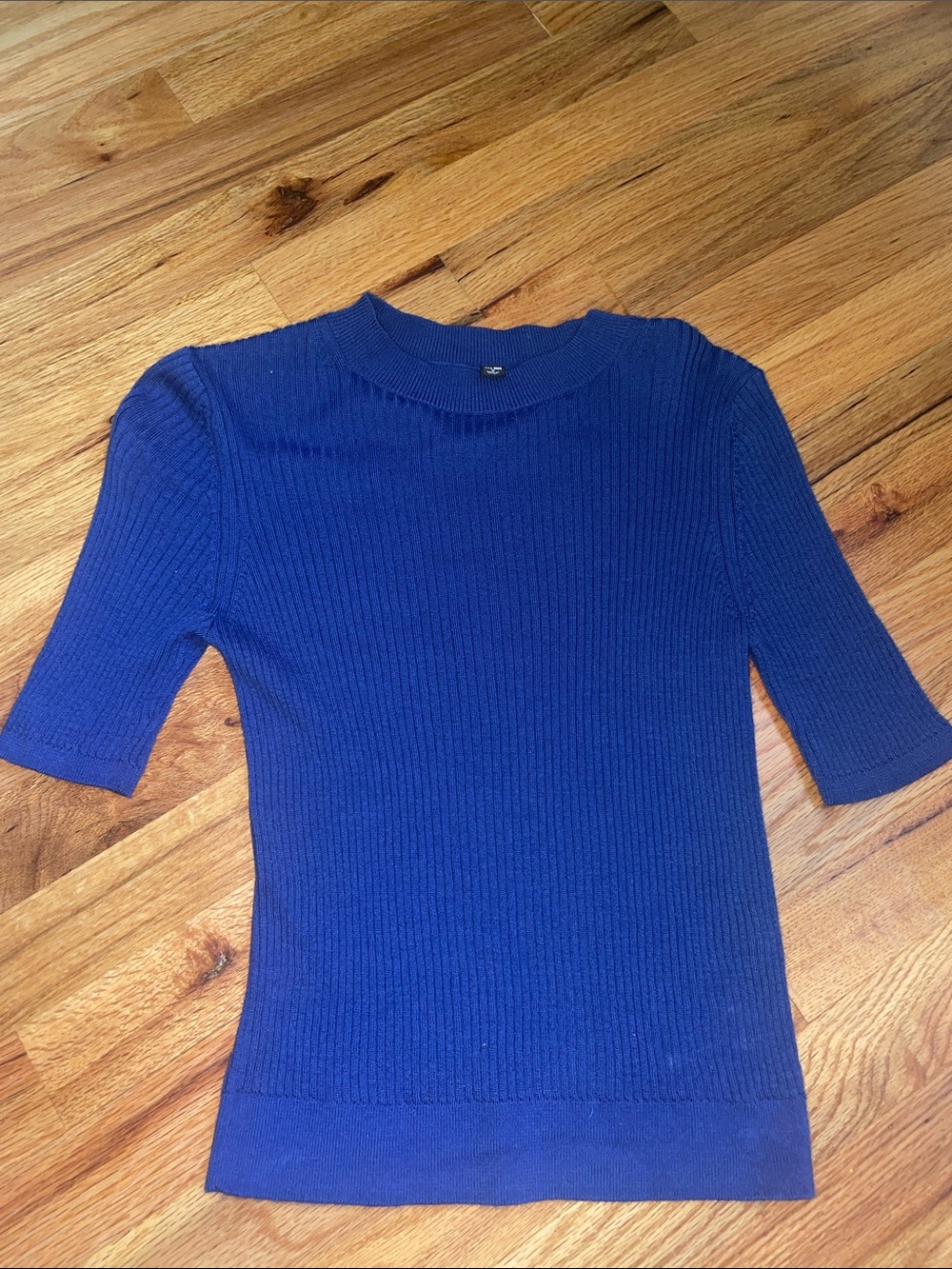 100% Wool Blue Ribbed Short-Sleeve Knit Top